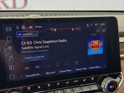 Used 2024 GMC Canyon Denali image 18