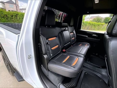Used 2025 GMC Sierra 2500 AT4 AWD/4WD image 35