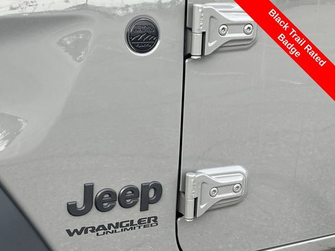 Used 2021 Jeep Wrangler Unlimited Sport image 32
