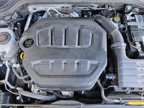 Used 2022 Volkswagen GTI SE image 10