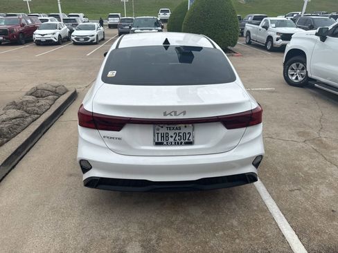 Used 2023 Kia Forte LXS image 3