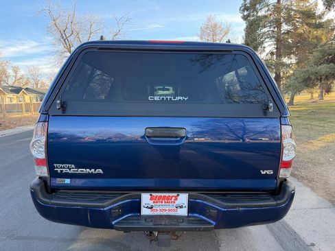 Used 2015 Toyota Tacoma 4x4 Access Cab V6 w/ TRD Sport Package image 4