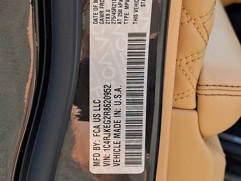 Used 2024 Jeep Grand Cherokee L Summit AWD/4WD image 30