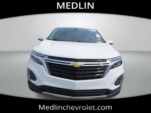 Used 2023 Chevrolet Equinox LT w/ Driver Convenience Package image 2