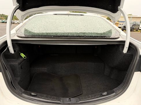 Used 2019 Ford Fusion SE FWD image 16