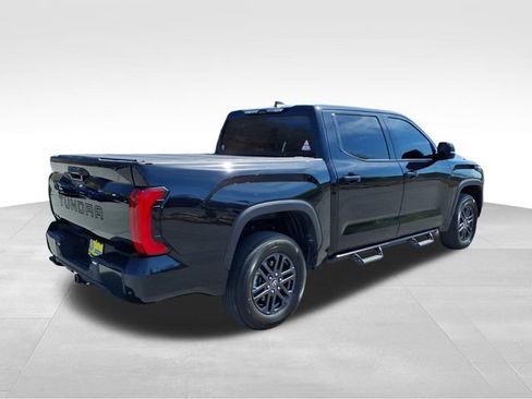 Used 2025 Toyota Tundra SR5 w/ SR5 Convenience Package AWD/4WD image 11