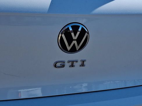 Used 2022 Volkswagen GTI SE FWD image 31