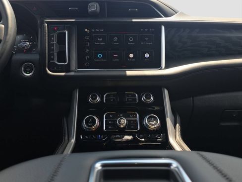 Used 2023 GMC Yukon Denali AWD/4WD image 14