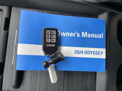 Used 2024 Honda Odyssey EX-L image 45