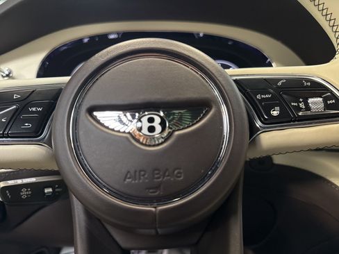 Used 2023 Bentley Bentayga Extended Wheelbase AWD/4WD image 49
