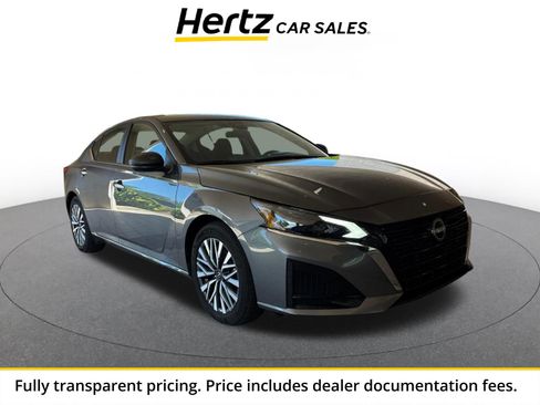 Used 2025 Nissan Altima 2.5 SV FWD image 1