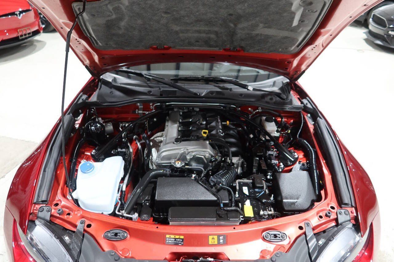 Used 2022 MAZDA MX-5 Miata RF Grand Touring RWD image 9