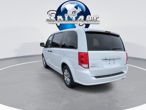Used 2019 Dodge Grand Caravan SE w/ UConnect Hands-Free Group image 7