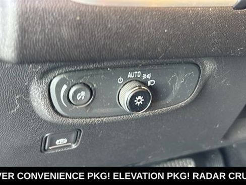 Used 2021 GMC Terrain SLE w/ Driver Convenience Package image 11