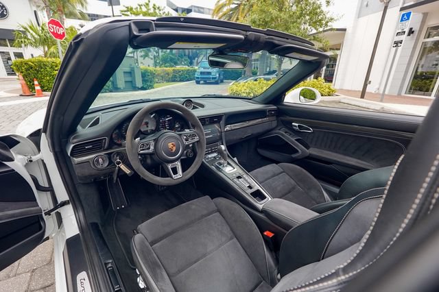 Used 2018 Porsche 911 Targa 4 GTS AWD/4WD image 3