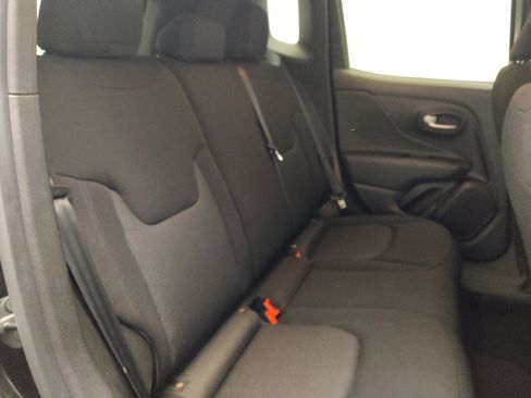 Used 2022 Jeep Renegade Sport w/ Sport Appearance Group image 19