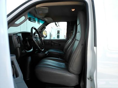 Used 2023 GMC Savana 2500 w/ Driver Convenience Package image 17