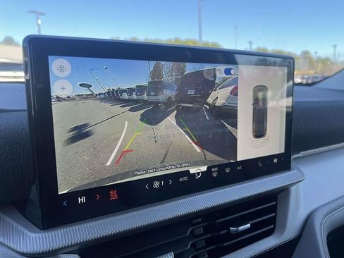 New 2026 Ford Explorer Active w/ Active Comfort Package RWD image 9