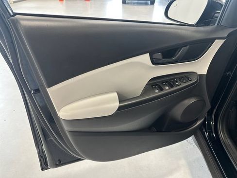 Used 2023 Hyundai Kona SEL AWD/4WD image 25