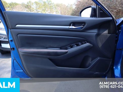 Used 2025 Nissan Altima 2.5 SR FWD image 13