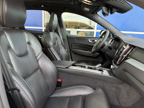 Used 2024 Volvo XC60 B5 Ultimate w/ Protection Package Premier image 13