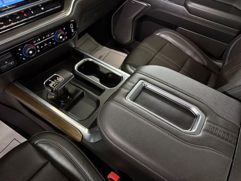 Used 2022 Chevrolet Silverado 1500 High Country w/ High Country Premium Package image 32