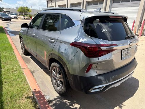 Used 2021 Kia Seltos S FWD image 6
