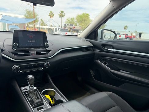 Used 2022 Nissan Altima 2.5 SV w/ SV Premium Package image 27