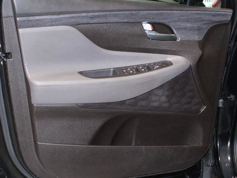 Used 2020 Hyundai Santa Fe SE image 17