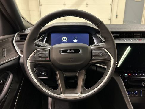 New 2026 Jeep Grand Cherokee L Limited w/ Limited Altitude Package AWD/4WD image 19