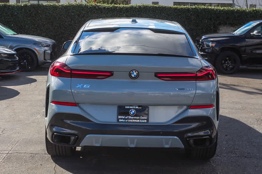 Used 2026 BMW X6 xDrive40i w/ Premium Package AWD/4WD image 9