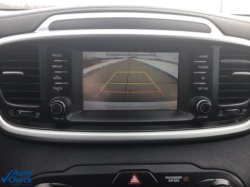 Used 2020 Kia Sorento LX image 41