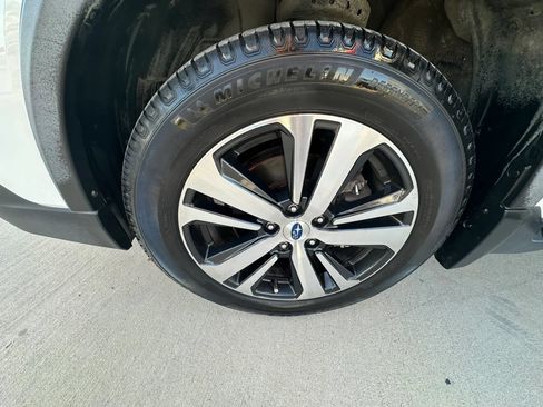 Used 2018 Subaru Outback 3.6R Limited AWD/4WD image 38