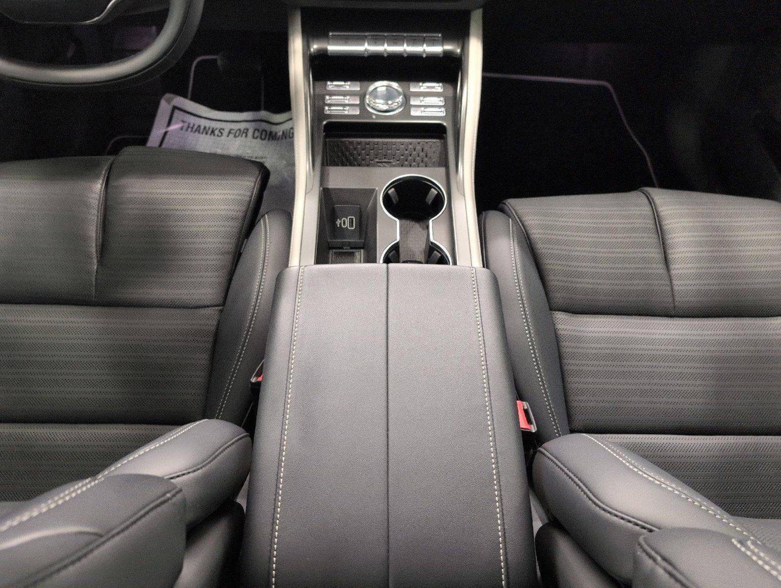 Used 2025 Lincoln Nautilus Reserve AWD/4WD image 18