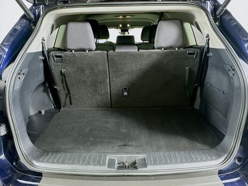 Used 2025 Toyota Highlander LE image 30