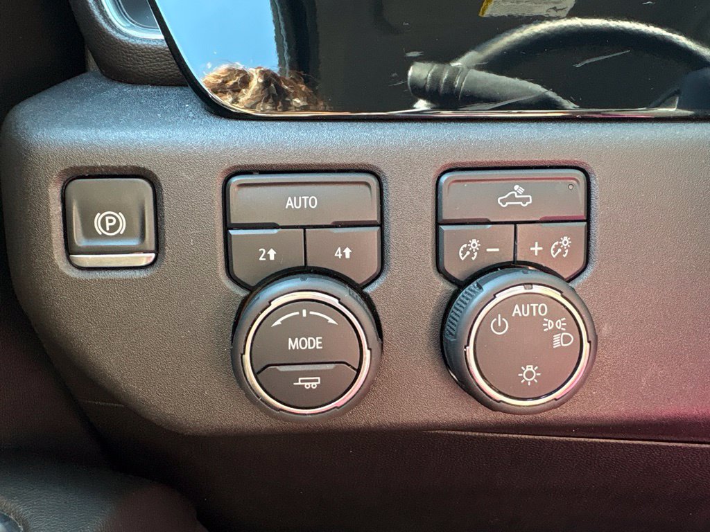 Used 2025 Chevrolet Silverado 1500 LT AWD/4WD image 22