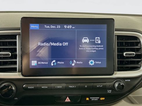 Used 2023 Hyundai Venue SEL image 21