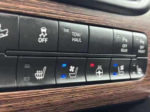 Used 2018 RAM 2500 Laramie w/ Off Road Package image 38