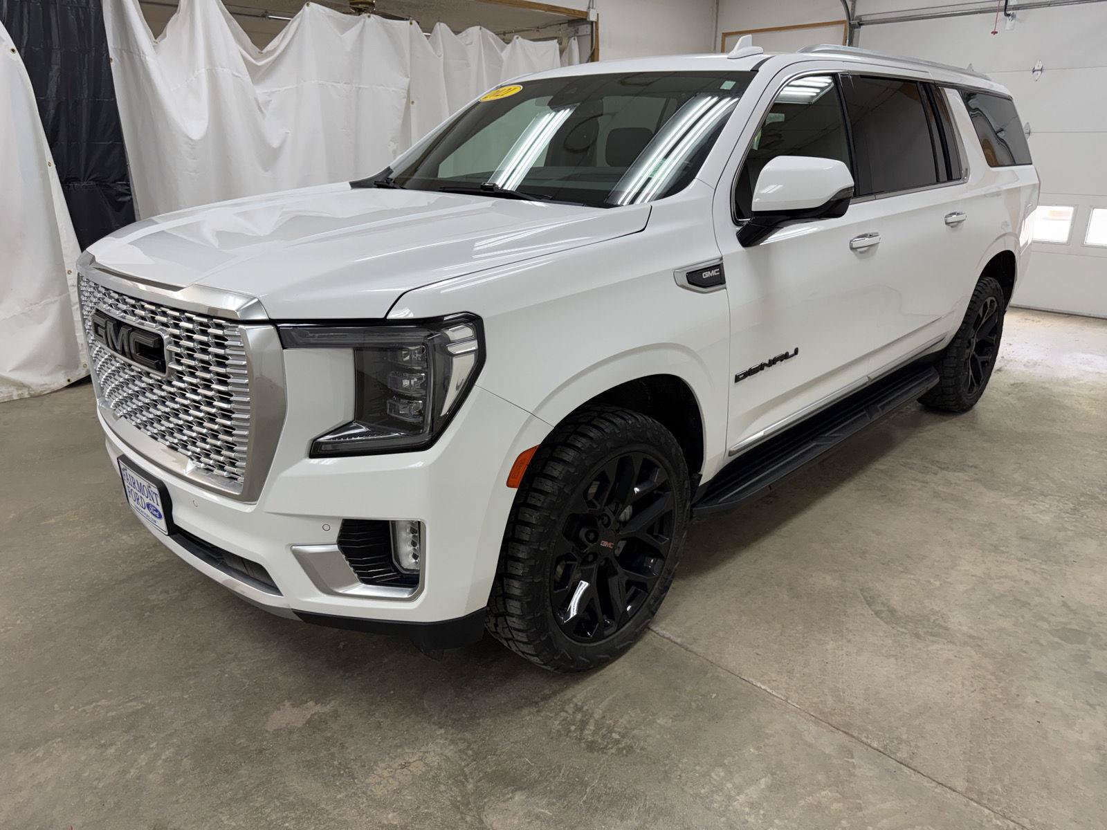 Used 2021 GMC Yukon XL Denali AWD/4WD image 4