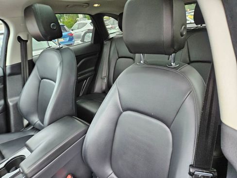 Used 2017 Jaguar F-PACE Premium AWD/4WD image 15
