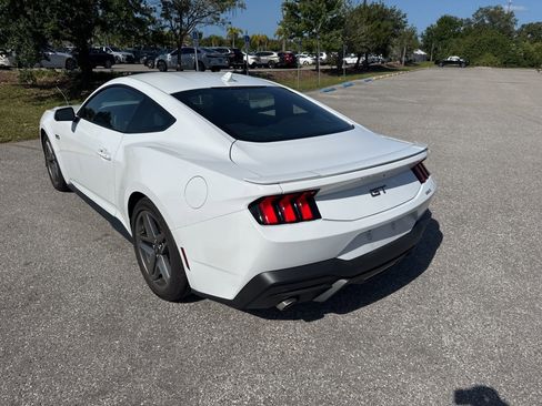 Used 2025 Ford Mustang GT Premium image 5