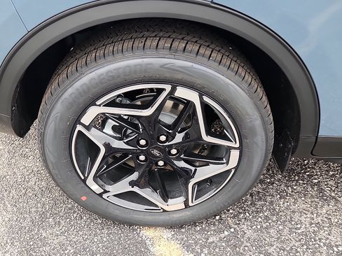 New 2026 Ford Escape Platinum w/ Premium Technology Package image 5