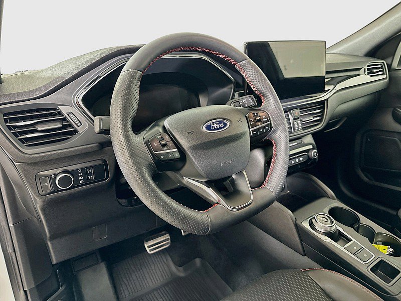 Used 2023 Ford Escape ST-Line w/ Tech Pack #1 AWD/4WD image 9