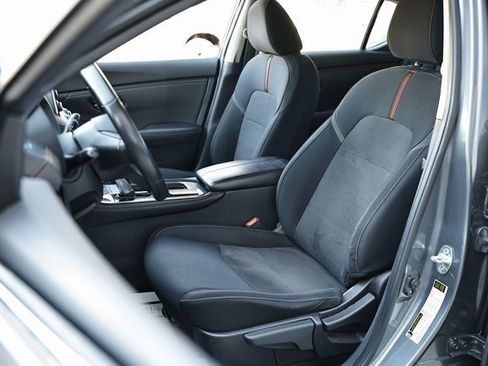 Used 2020 Nissan Sentra SR w/ Lighting Package image 17