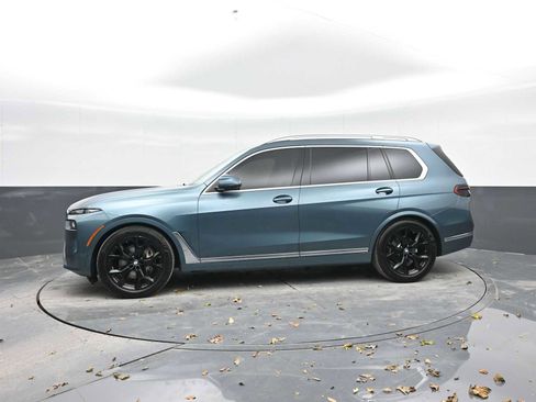 Used 2023 BMW X7 xDrive40i w/ Premium Package image 4