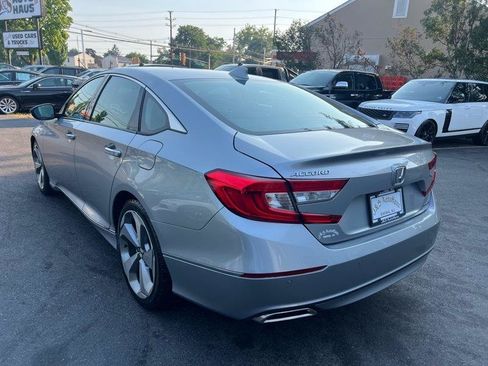 Used 2018 Honda Accord Touring image 4