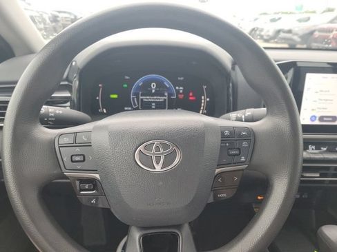 Used 2025 Toyota Camry LE FWD image 13
