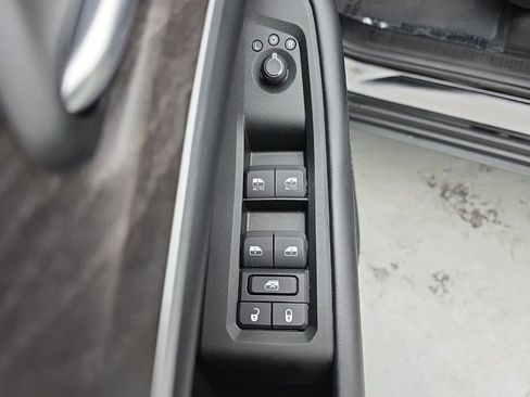 Used 2025 Jeep Grand Cherokee Limited image 21