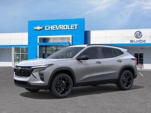 New 2026 Chevrolet Trax LT w/ Midnight Edition FWD image 2