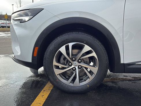 Used 2022 Buick Envision Essence w/ Technology Package I image 26